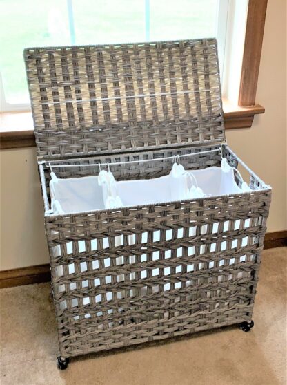 Gray Handwoven Laundry Hamper, Rattan-Style Laundry Basket with 3 Removable Bags, Handles, Laundry Sorter with Lid, for Living Room, Bathroom, Laundry